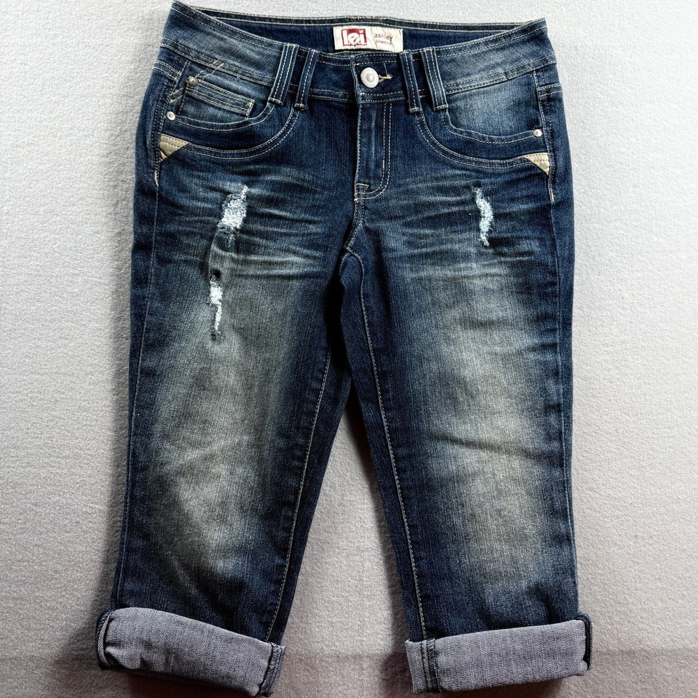 L.E.I. Ashley Low Rise Capri Jeans Women 7 Blue Distressed Cuffed